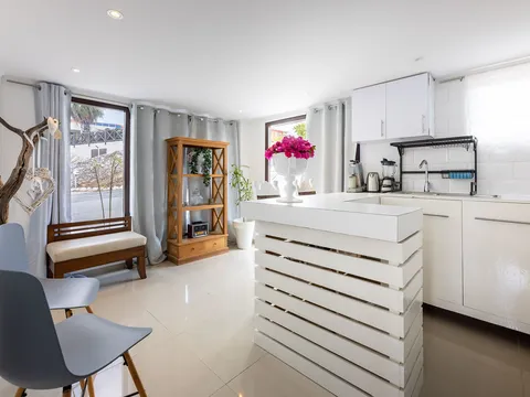 Lovely Rose Apartment photo 2