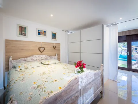 Lovely Rose Apartment photo 8